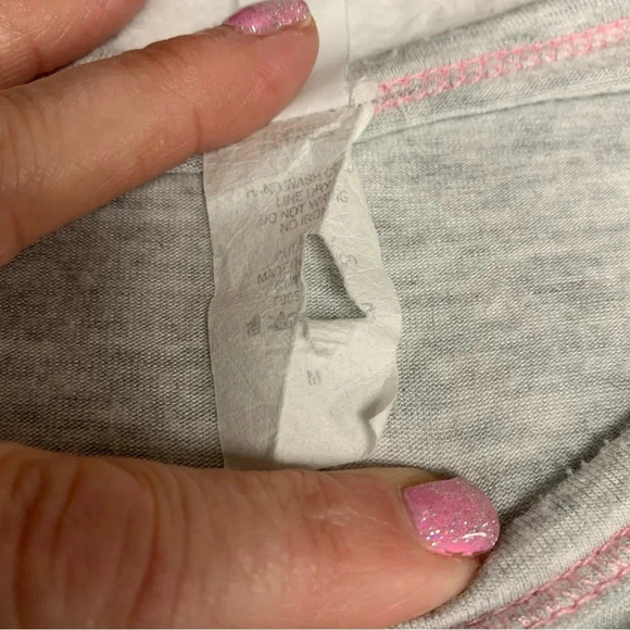 No brand gray/pink sleeve contrast top size medium - Picture 2 of 6